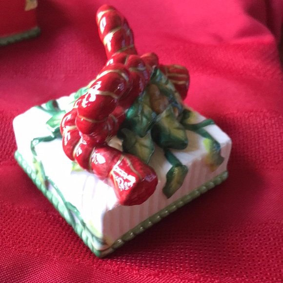 "Remembering Santa" Lidded Box (2.5") - Picture 8 of 15